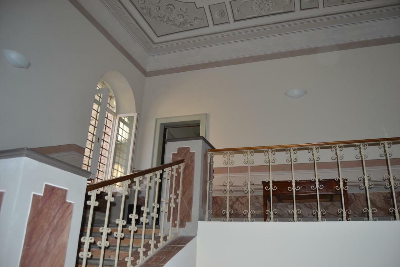 Palazzo Roberti Hotel Monte San Giusto Exterior photo