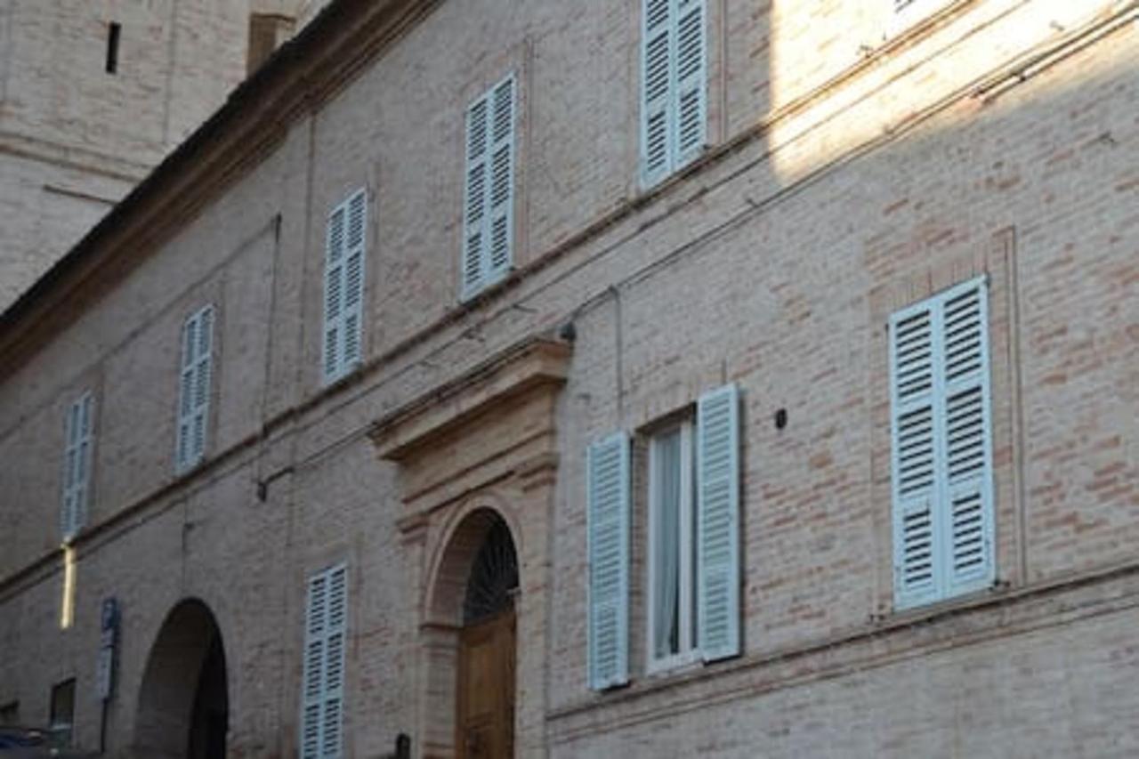 Palazzo Roberti Hotel Monte San Giusto Exterior photo