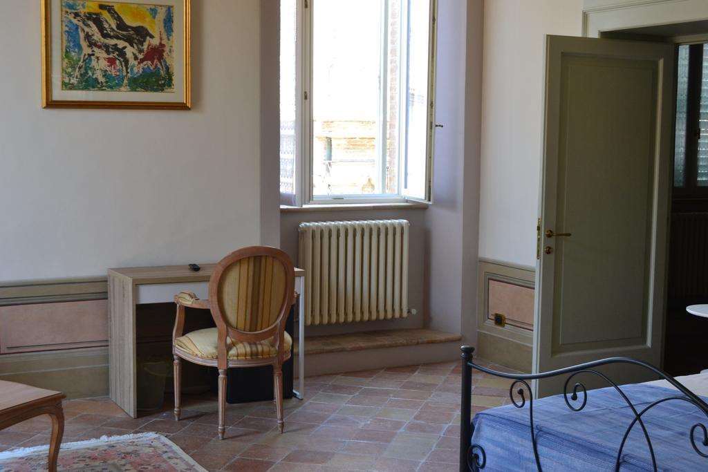 Palazzo Roberti Hotel Monte San Giusto Room photo